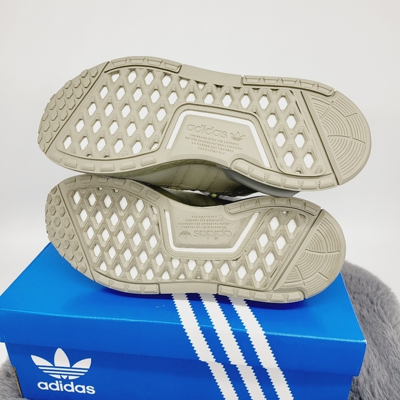 New Adidas NMD R1 V3 Feather Grey Sandy Beige Women's Running Shoes Size 7 - Picture 8 of 8